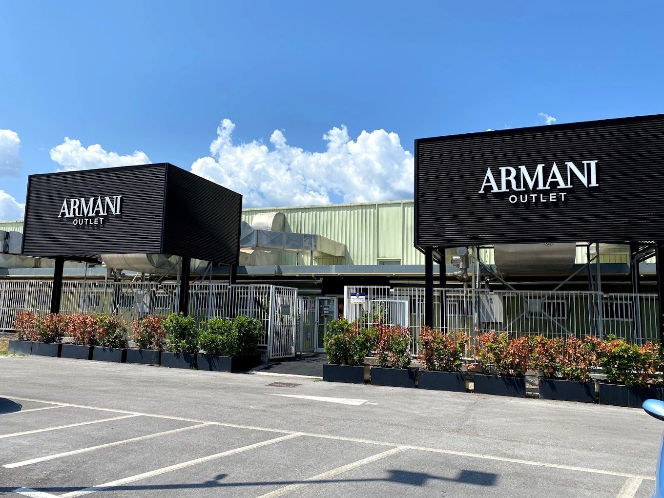 Armani top outlet modena